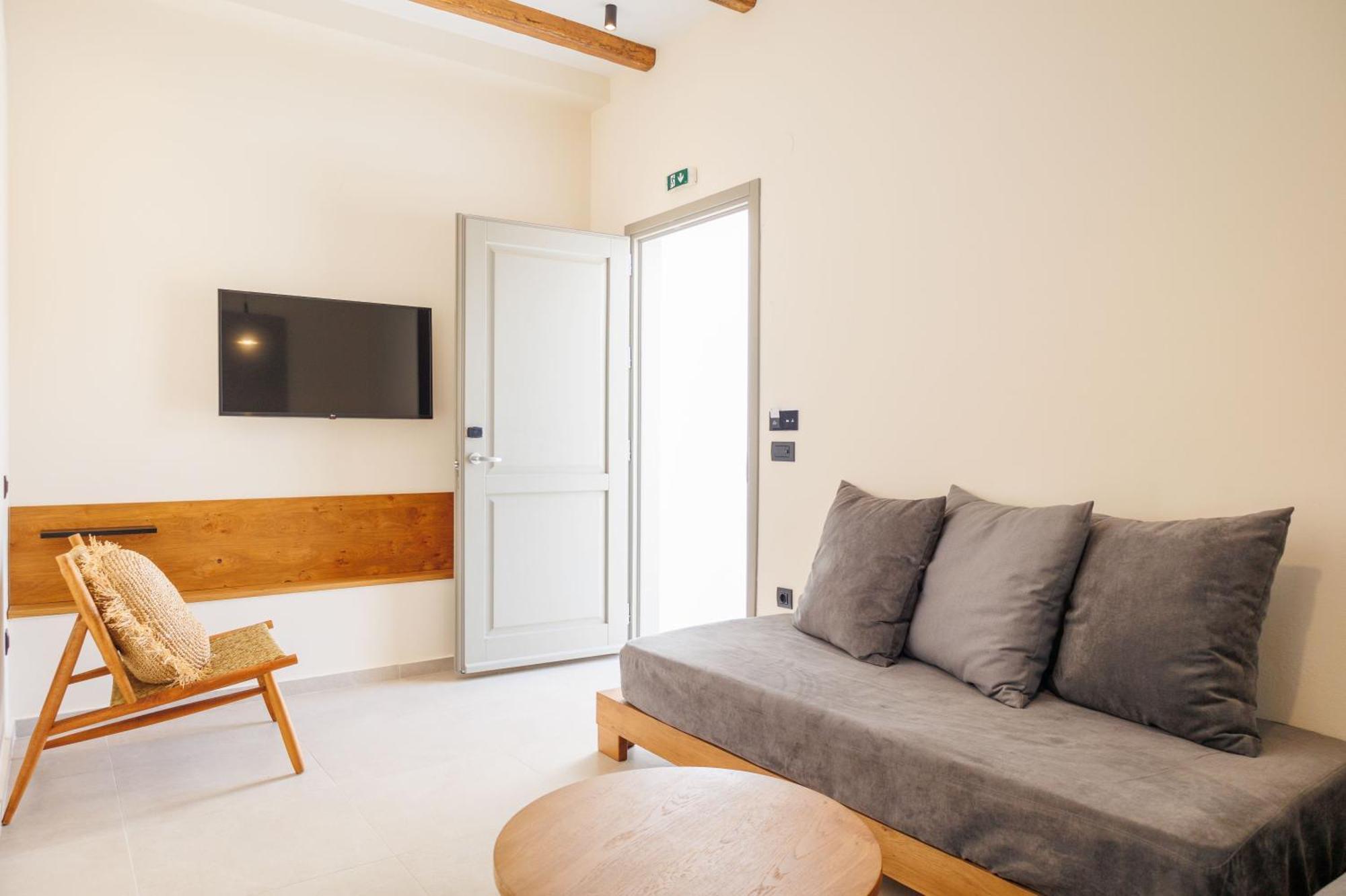 Kouros Blanc Resort & Suites Pounda الغرفة الصورة